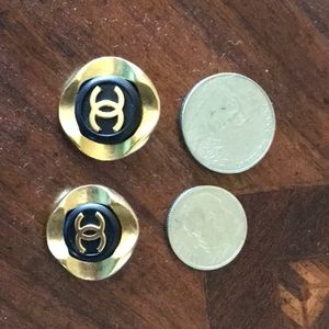 2 Chanel buttons